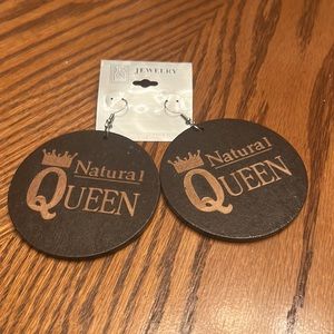 NWT PLUS ONE JEWELRY WOMEN LARGE NATURAL QUEEN WOOD BROWN & TAN ROUND EARRING.